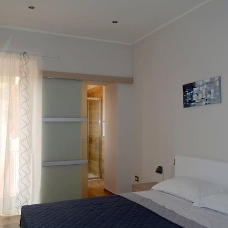Le Scalette Bed and Breakfast La Maddalena  Buitenkant foto