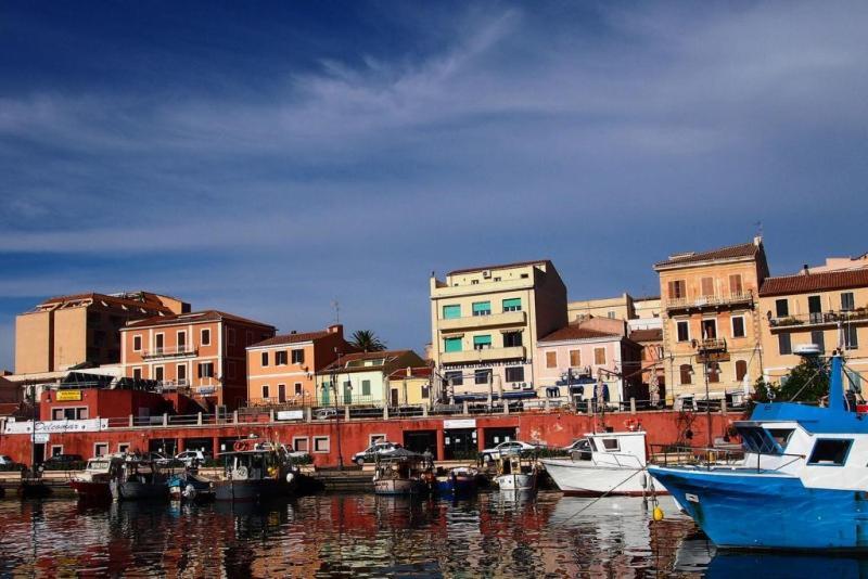 Le Scalette Bed and Breakfast La Maddalena  Buitenkant foto