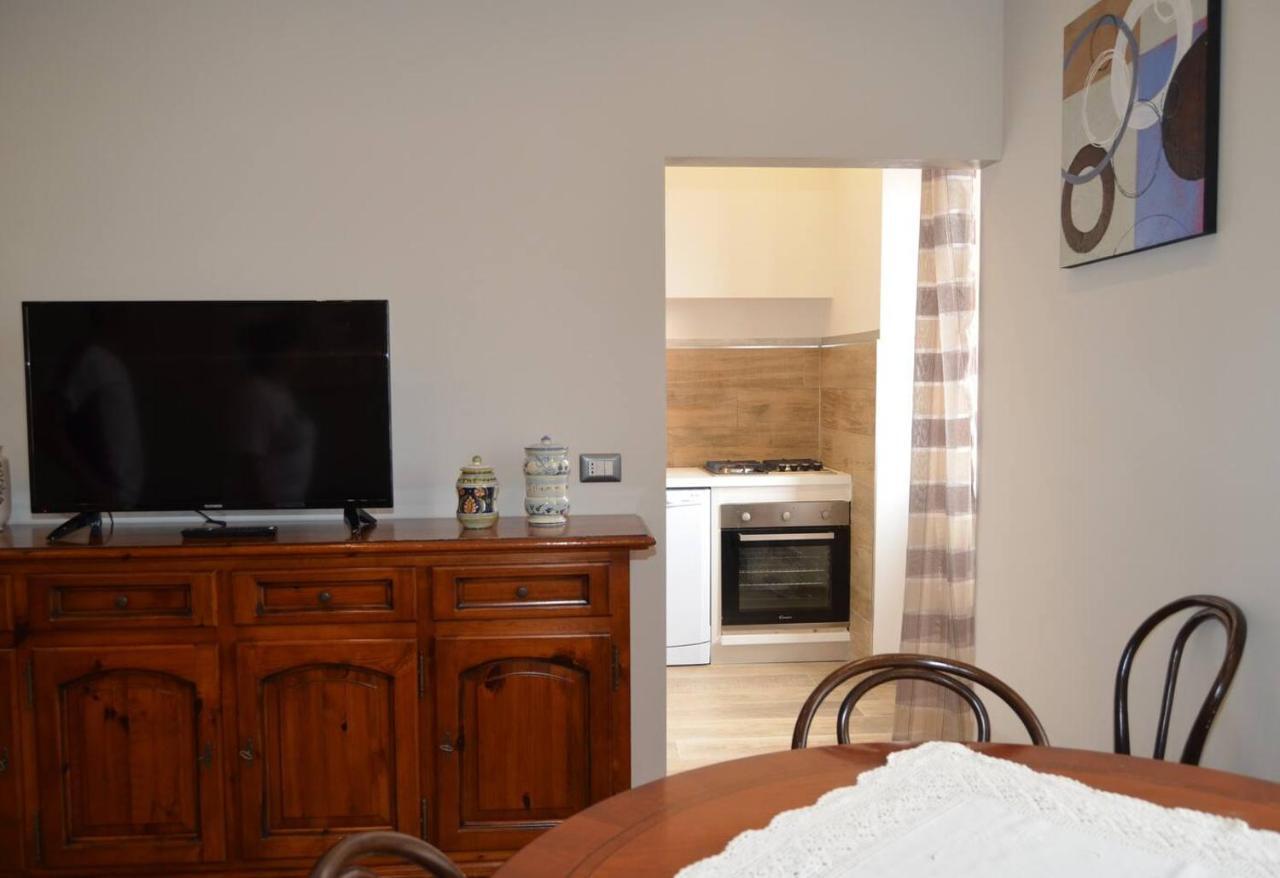 Le Scalette Bed and Breakfast La Maddalena  Buitenkant foto