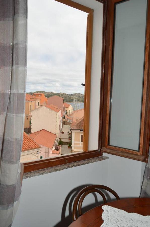 Le Scalette Bed and Breakfast La Maddalena  Buitenkant foto